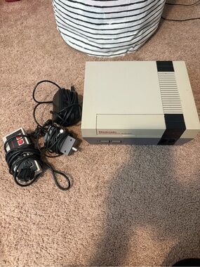 nintendo nes console With All Cables & with 5 games lot